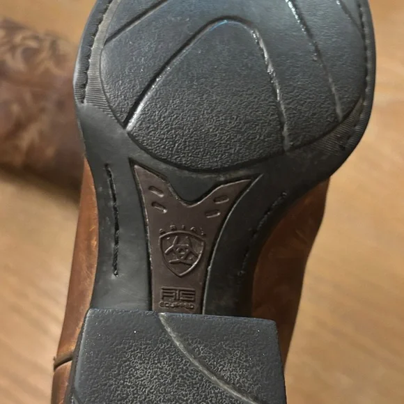 Ariat haritage Dark Brown Western Boots size 8.5 - Picture 9 of 9